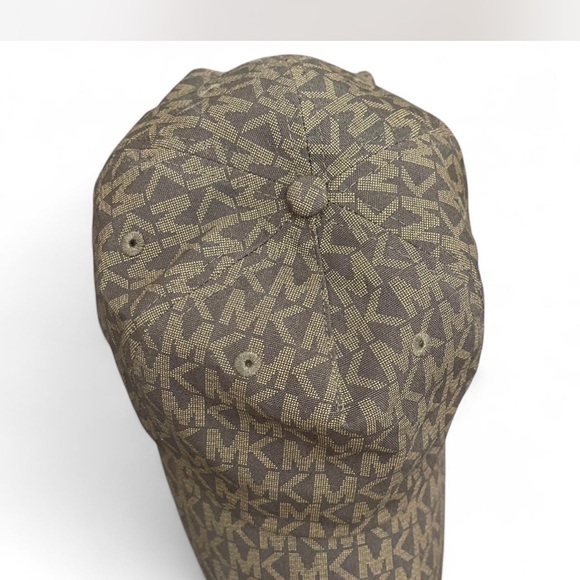 Michael Kors Cap Excellent Conditon - Picture 4 of 4
